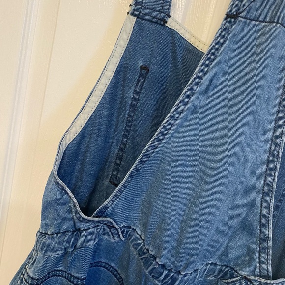 Aritzia Wilfred Free Beatriz Chambray Jean Shorts Overall Romper Size XS - Picture 10 of 15